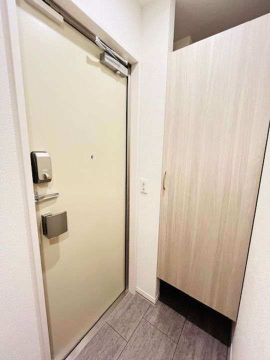 コンフォール夕陽ヶ丘の玄関