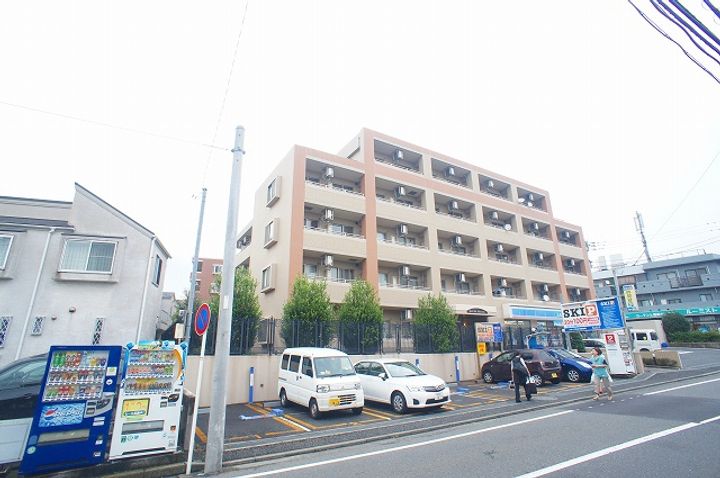 パークヒル三ツ沢の外観