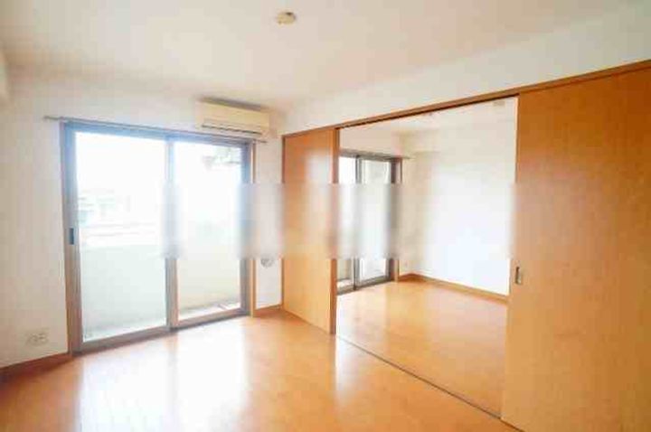 パークヒル三ツ沢の居間