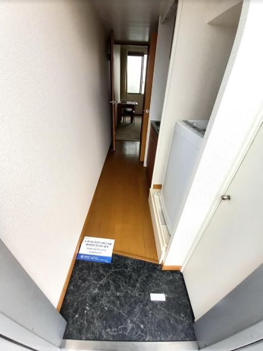 レオパレス東戸塚ヒルズの玄関