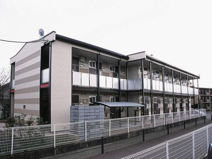 レオパレス三ッ沢アーバニティの外観