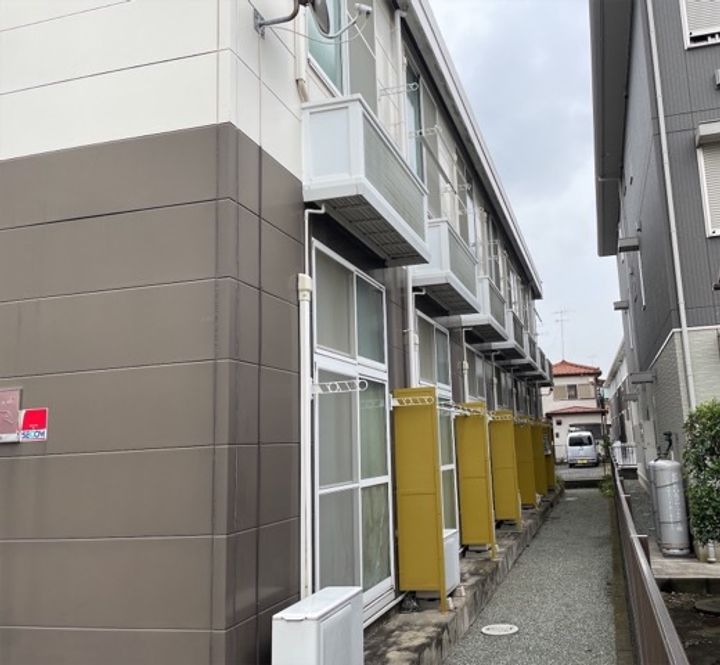 レオパレスB・P246D館の外観