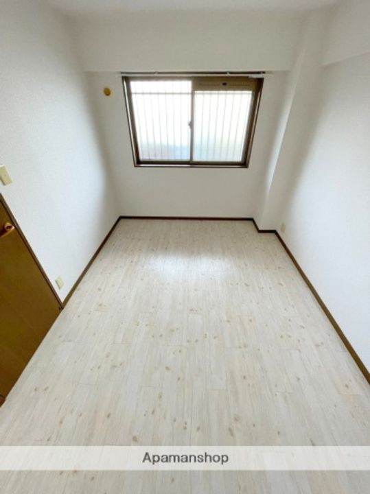 神奈川県厚木市林4丁目の賃貸マンションの内装