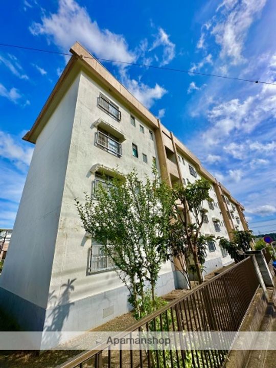 名瀬マンションの外観