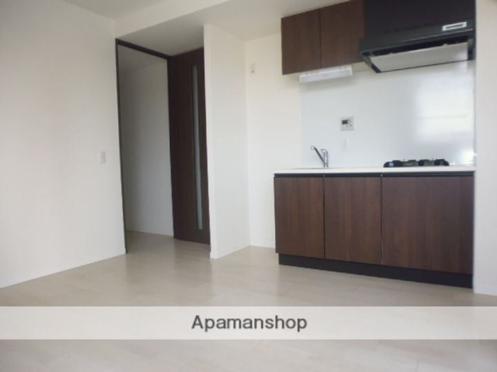 神奈川県藤沢市藤沢の賃貸マンションの居間