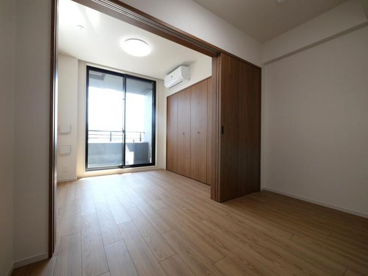 神奈川県厚木市中町4丁目の賃貸マンションの居間