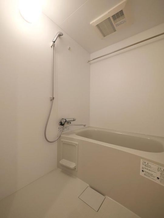 神奈川県厚木市中町4丁目の賃貸マンションの風呂