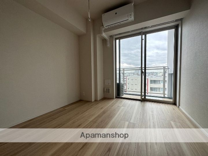 ブランシエスタ横浜高島町の居間