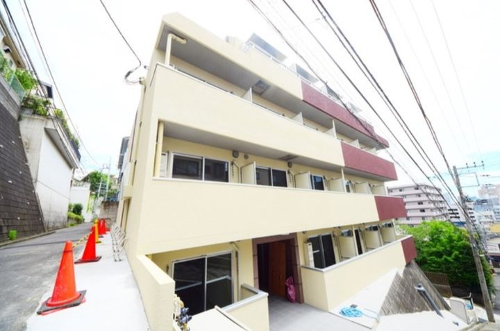 神奈川県横浜市西区東ケ丘の賃貸マンションの外観