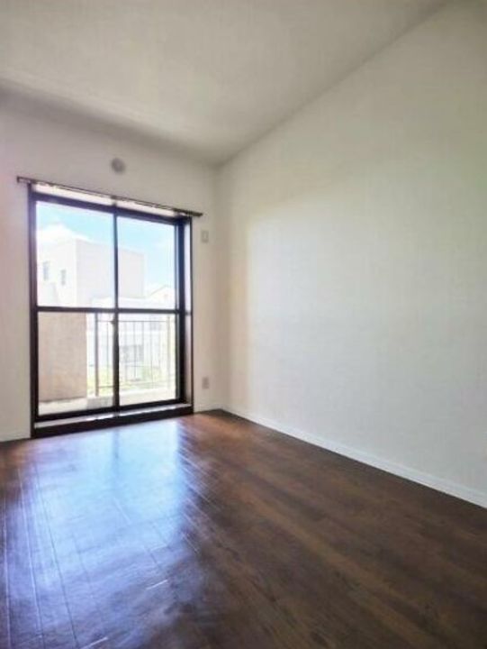 神奈川県横浜市神奈川区中丸の賃貸マンションの内装