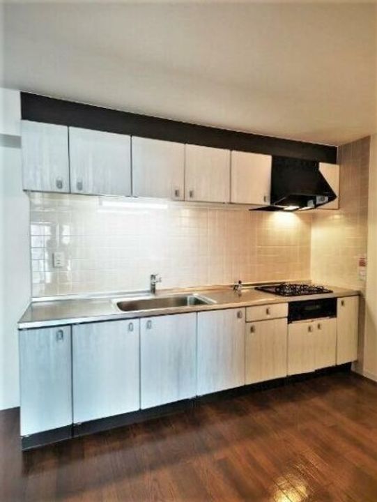 神奈川県横浜市神奈川区中丸の賃貸マンションのキッチン