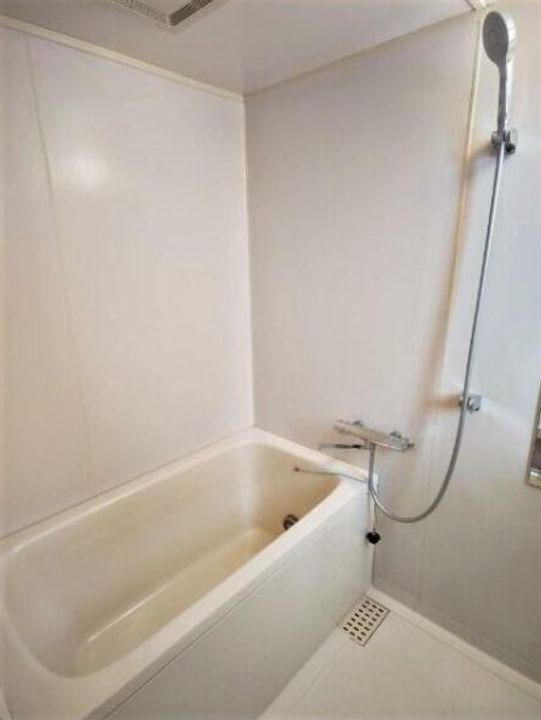 神奈川県横浜市神奈川区中丸の賃貸マンションの風呂