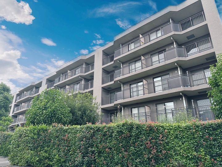 神奈川県横浜市神奈川区中丸の賃貸マンションの外観