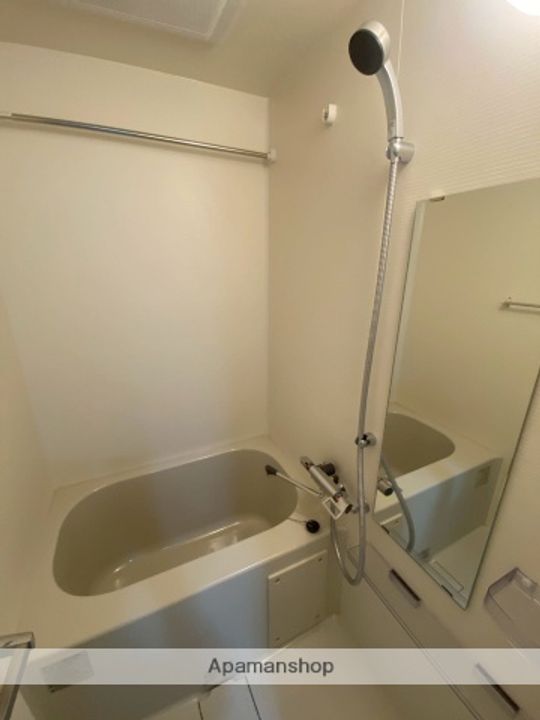 神奈川県横浜市西区浜松町の賃貸マンションの風呂