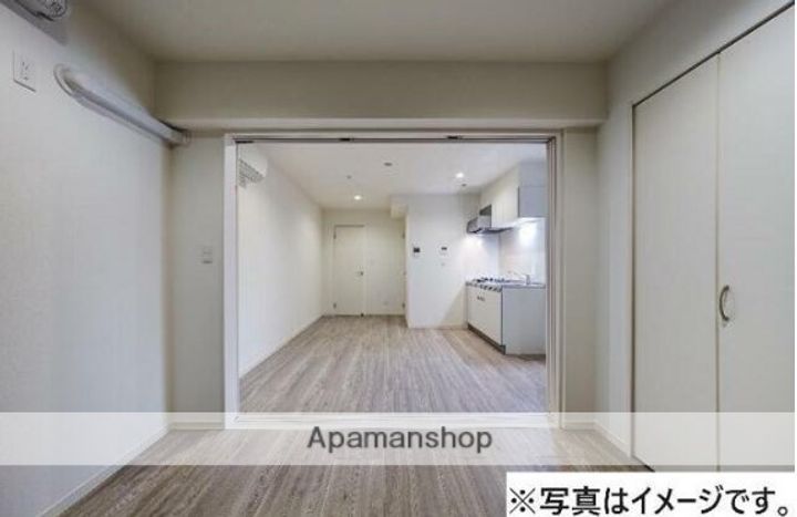 神奈川県鎌倉市台2丁目の賃貸アパートの居間