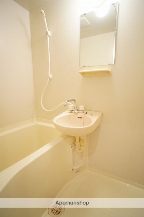 神奈川県横浜市神奈川区西大口の賃貸アパートの風呂