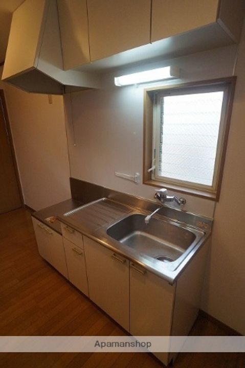 神奈川県横浜市神奈川区西大口の賃貸アパートのキッチン