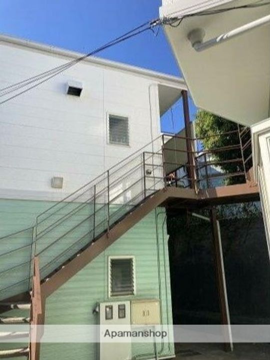 神奈川県横浜市神奈川区西大口の賃貸アパートの外観