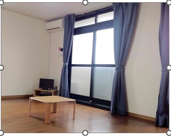 レオパレスラークの居間