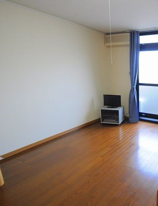 レオパレスラークの居間