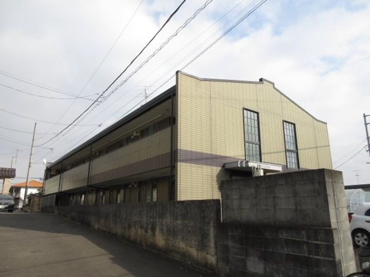 レオパレスラークの外観