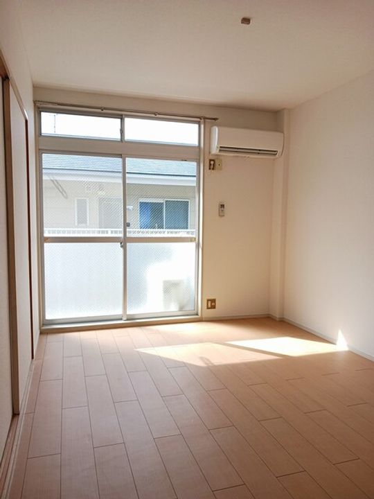 トラッド内田3の居間