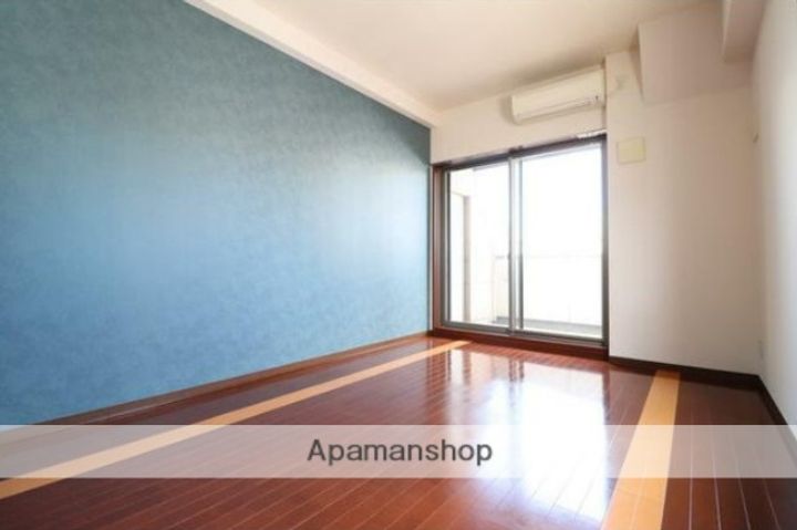 神奈川県厚木市中町2丁目の賃貸マンションの居間