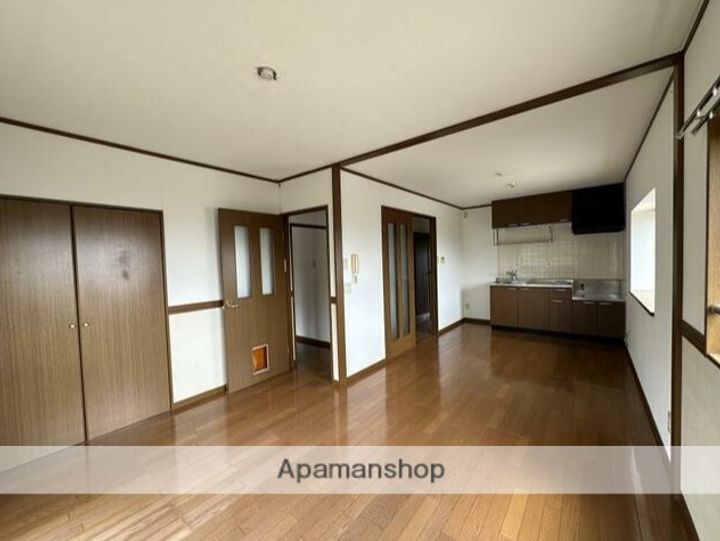 厚木国際飯山レジデンスの居間