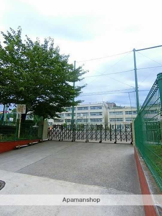 神奈川県横浜市保土ケ谷区峰岡町2丁目の賃貸アパートの周辺