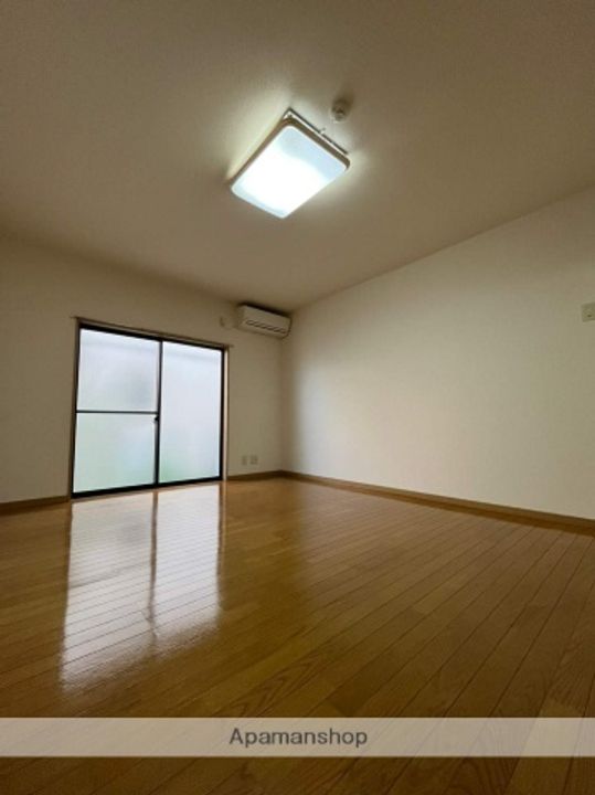 フォントネー永田の居間