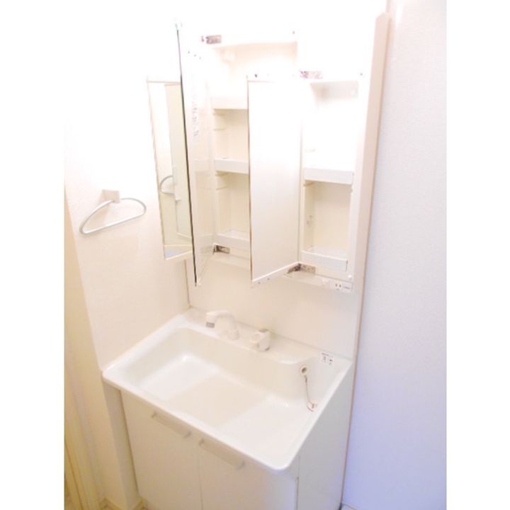 神奈川県横浜市鶴見区汐入町3丁目の賃貸アパートのその他画像