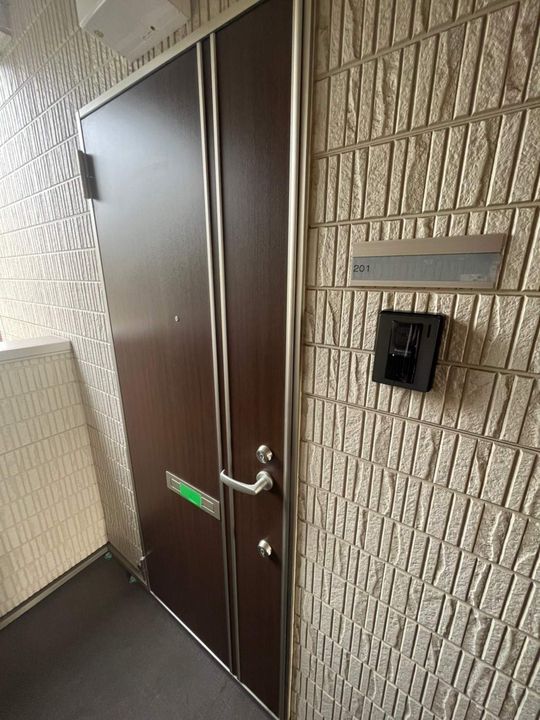 神奈川県横浜市金沢区富岡西3丁目の賃貸アパートの外観