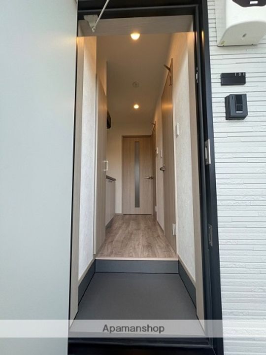 神奈川県横浜市港北区小机町の賃貸マンションの玄関