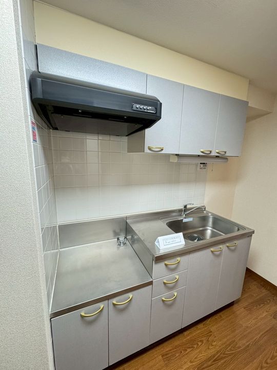 神奈川県藤沢市片瀬海岸2丁目の賃貸マンションのキッチン