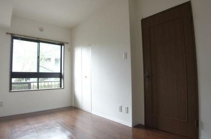 神奈川県横浜市神奈川区中丸の賃貸マンションの内装