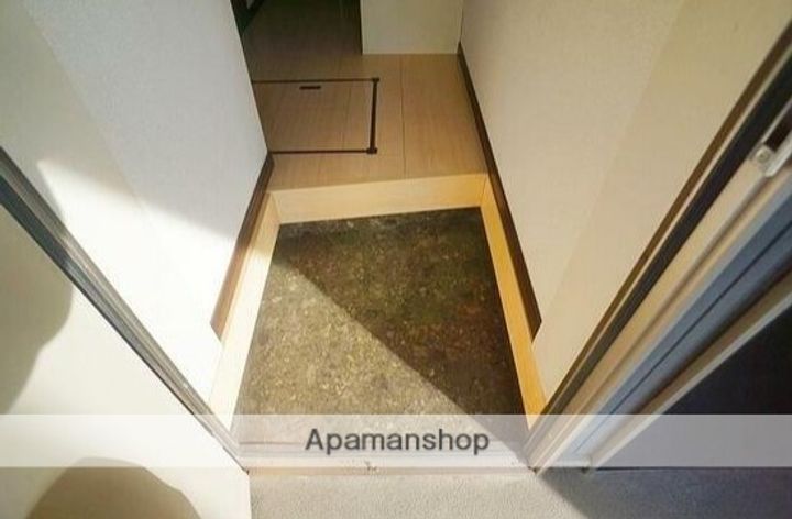 ヒルズ横須賀中央の玄関