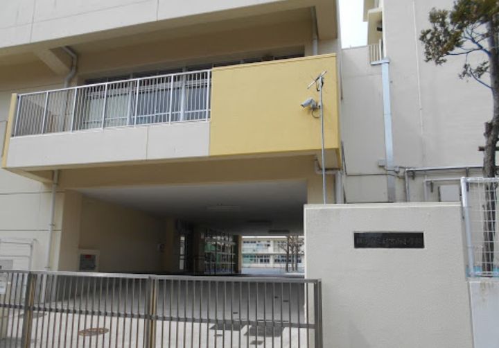 クレセントA202号室の周辺