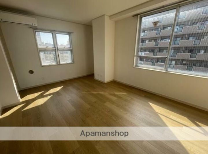 アークヒルズ横浜蒔田の居間