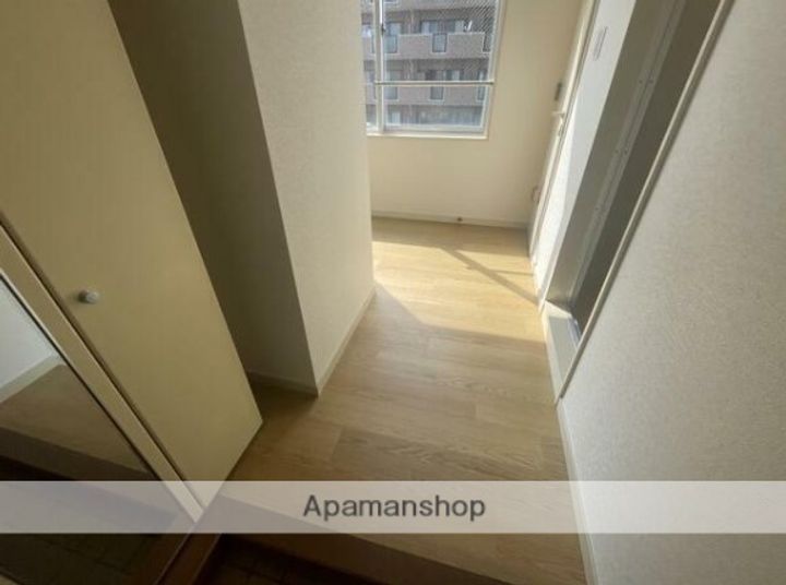 アークヒルズ横浜蒔田の玄関