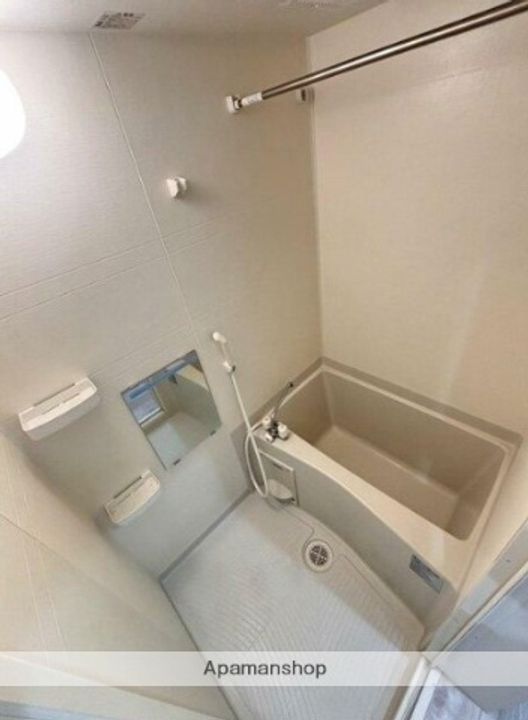 神奈川県横浜市保土ケ谷区峰岡町1丁目の賃貸アパートの風呂