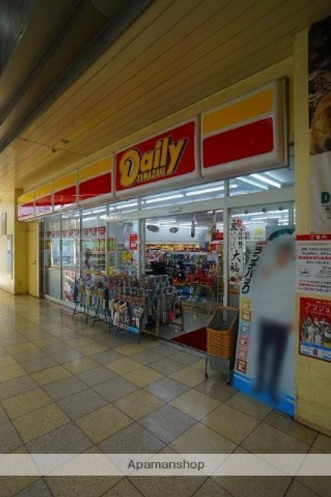 ランドワールド中川の周辺