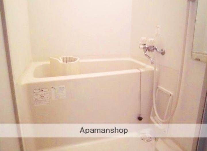 神奈川県横浜市神奈川区白幡上町の賃貸アパートの風呂