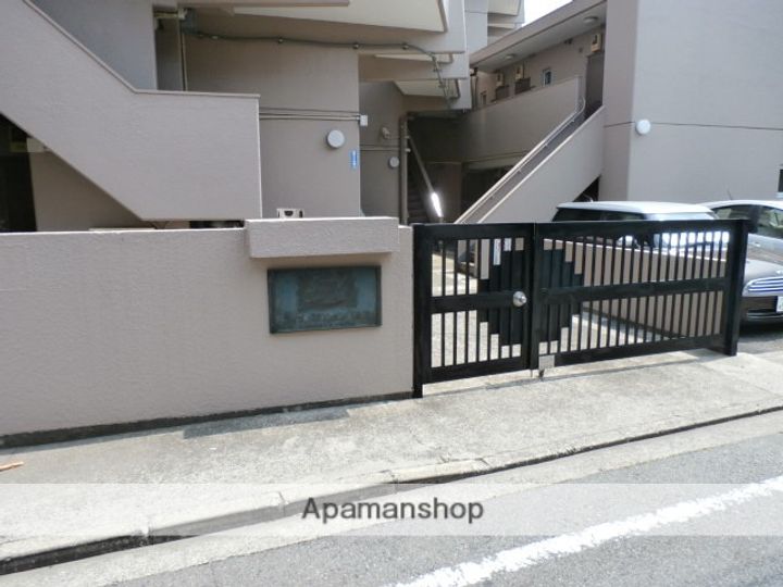 ライオンズマンション沢渡の外観