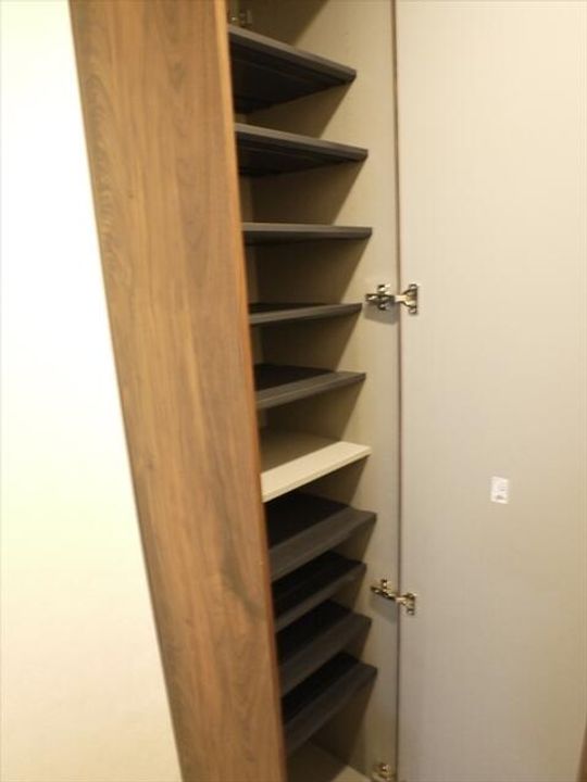 神奈川県横浜市港北区大曽根1丁目の賃貸アパートの玄関