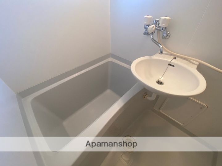 神奈川県横浜市南区永田東2丁目の賃貸アパートの風呂