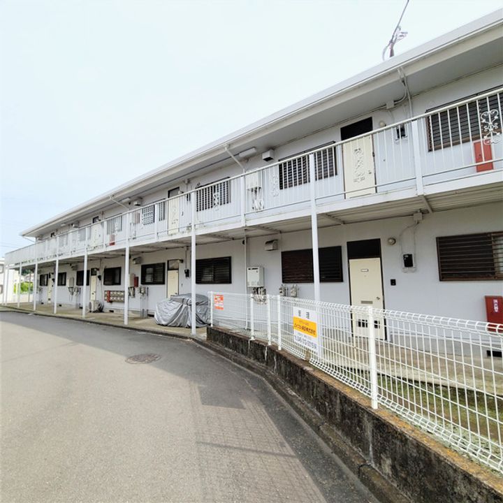 神奈川県藤沢市打戻の賃貸アパートの外観