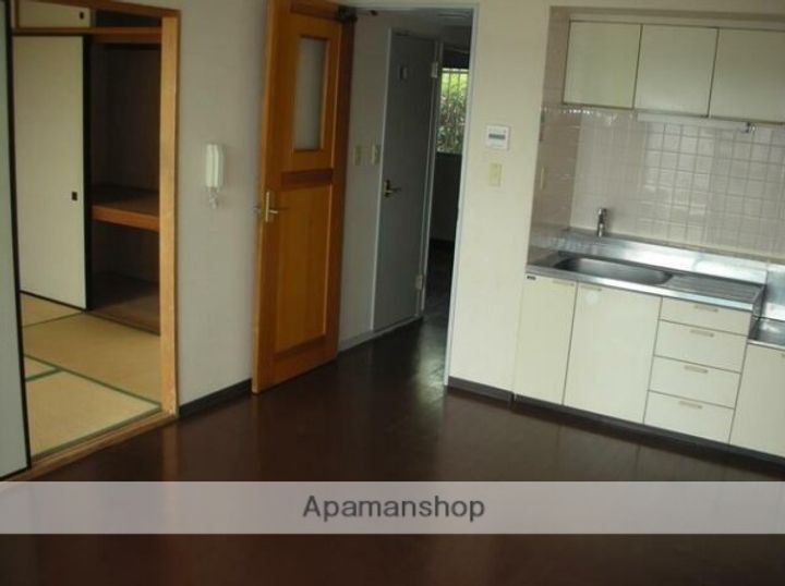 神奈川県横浜市保土ケ谷区上星川1丁目の賃貸マンションの玄関