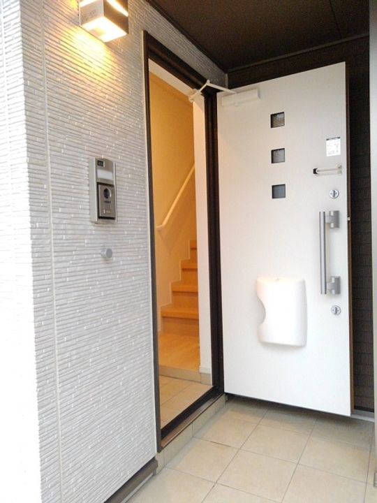 グラン・アークⅡの玄関