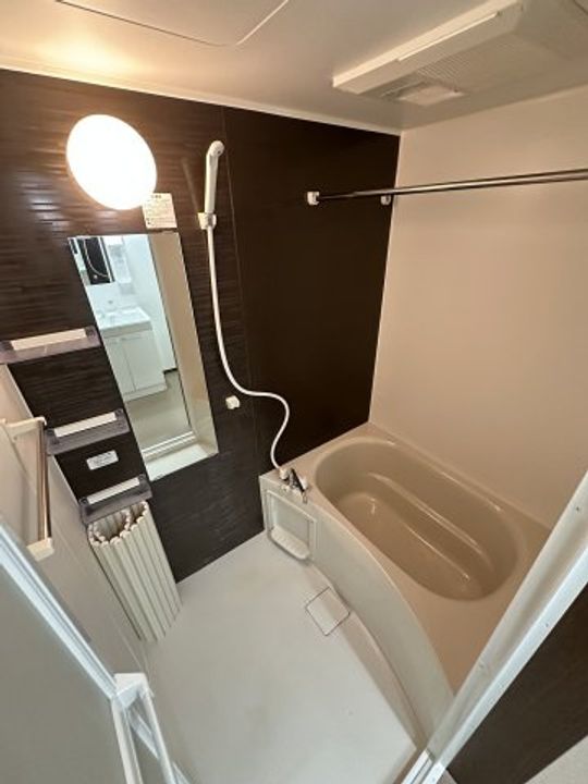 神奈川県横浜市神奈川区三ツ沢南町の賃貸アパートの風呂