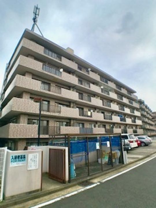 クエスト山手台の外観